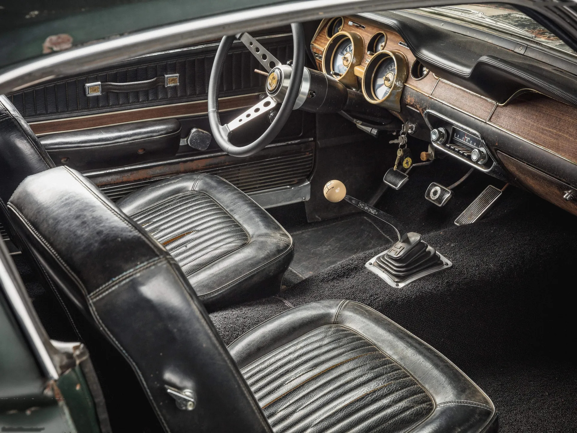 Ford Mustang Bullitt (1968) – interiér