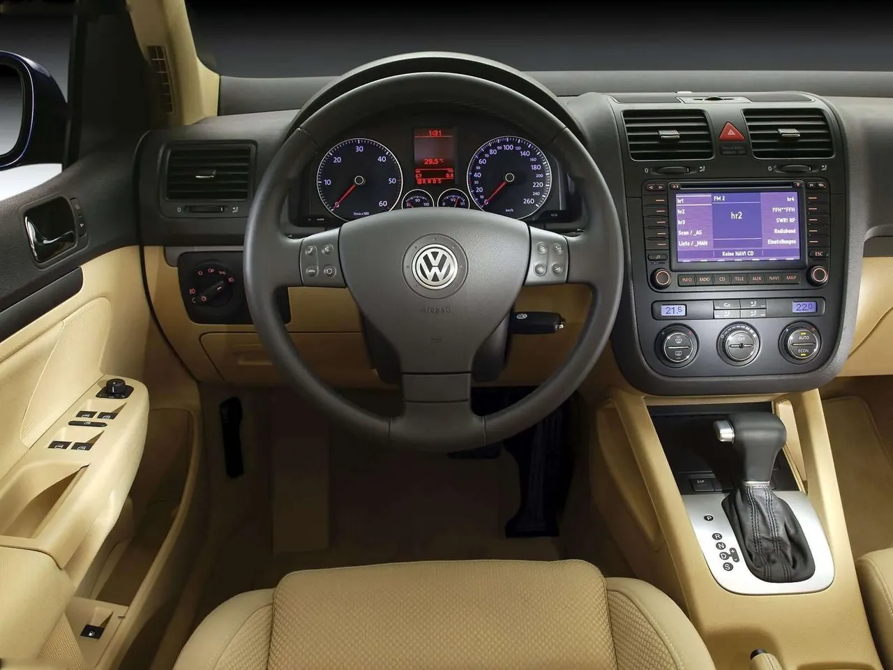 Volkswagen Golf (2004) - Interior