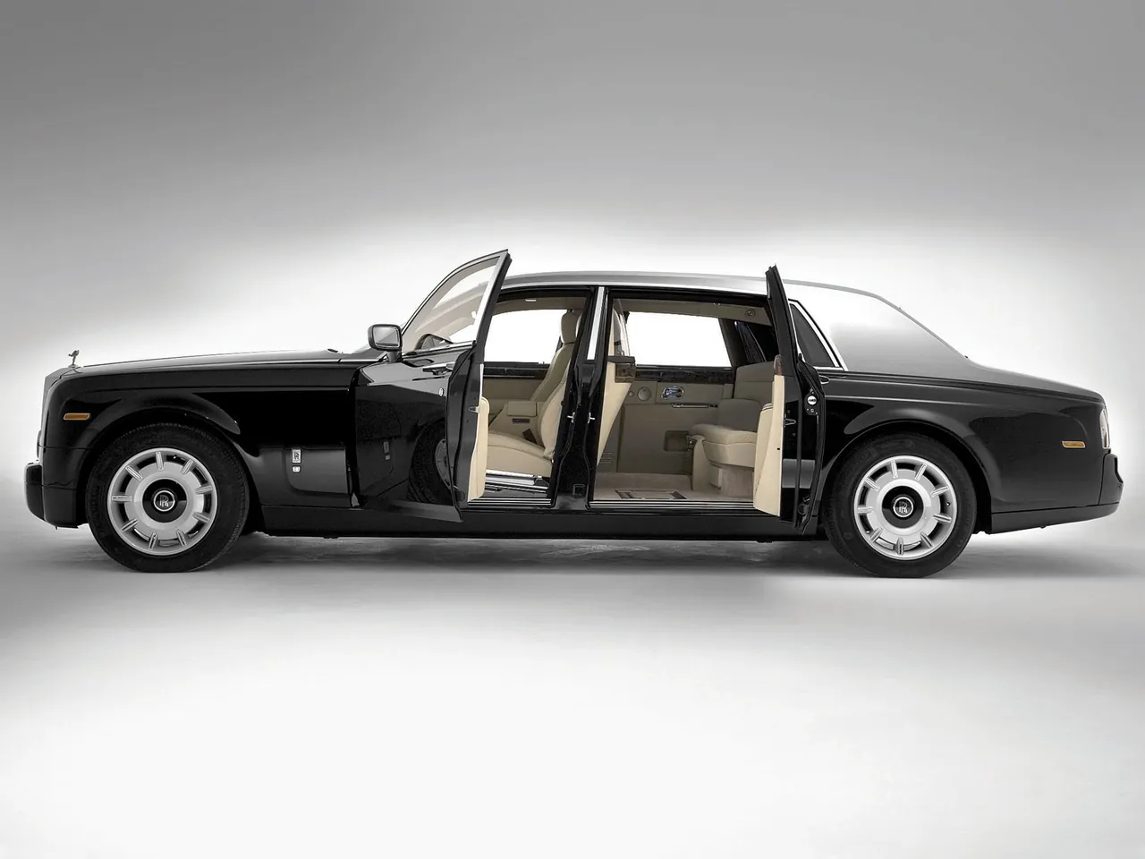 Rolls-Royce Phantom with Extended Wheelbase (2005) – boční profil