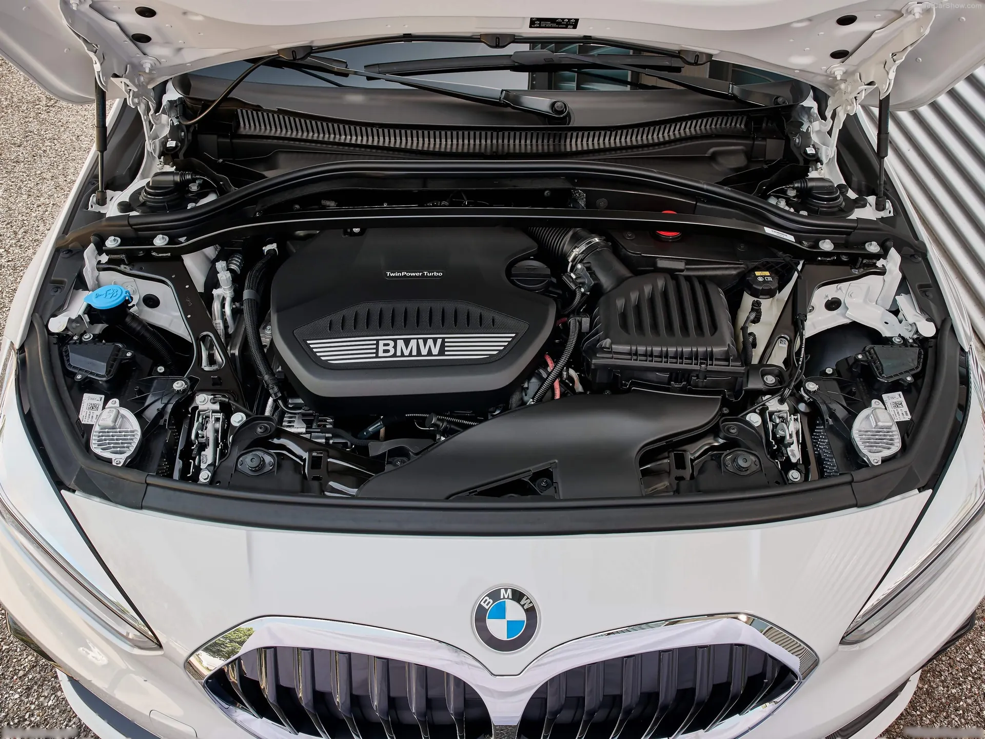 BMW 1-Series (2020) - Engine Bay