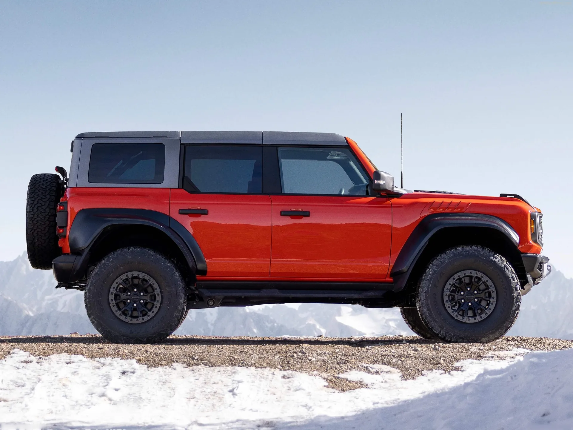Ford Bronco Raptor (2022) – boční profil
