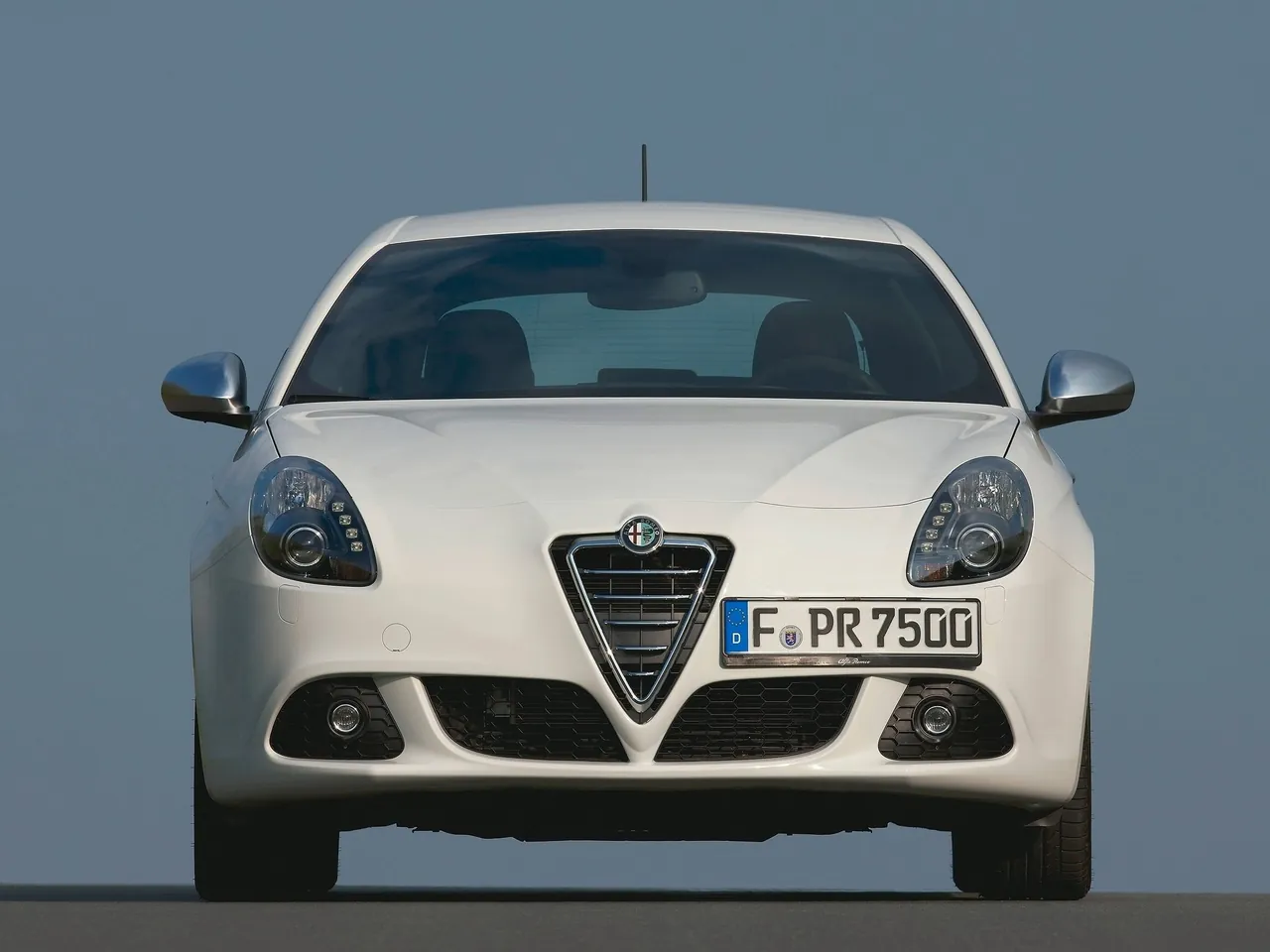 Alfa Romeo Giulietta (2011) - Front