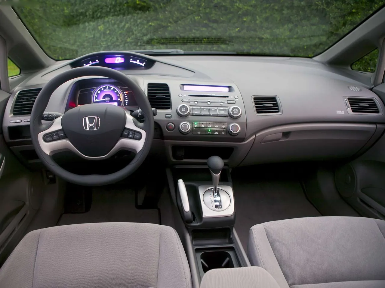 Honda Civic Sedan (2006) – interiér