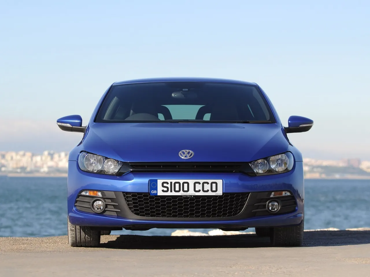 Volkswagen Scirocco (2009) - Front
