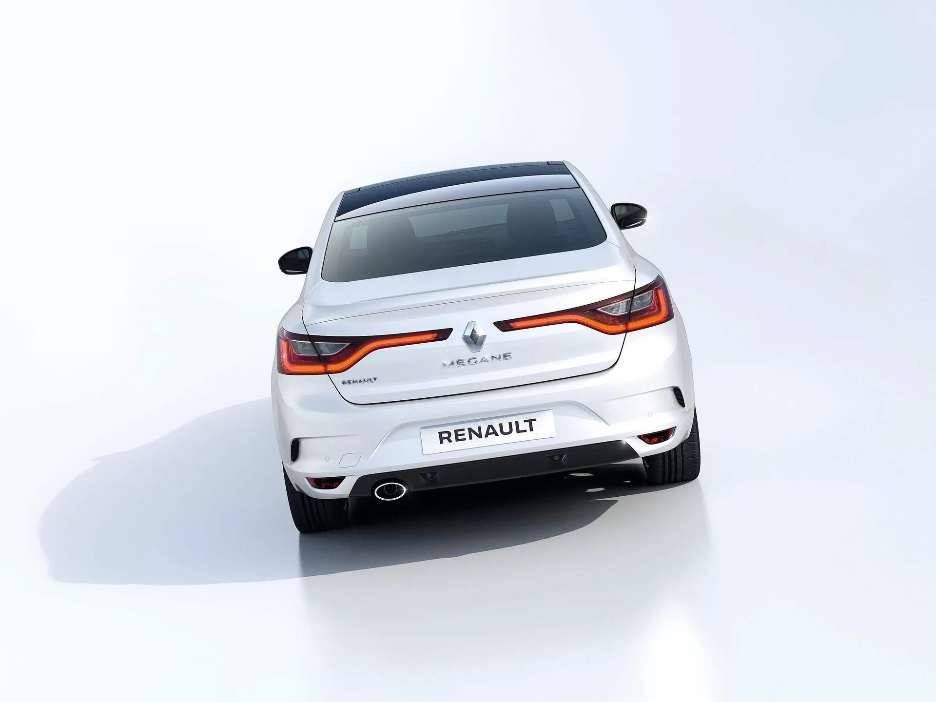 Renault Megane Sedan (2017) – zezadu
