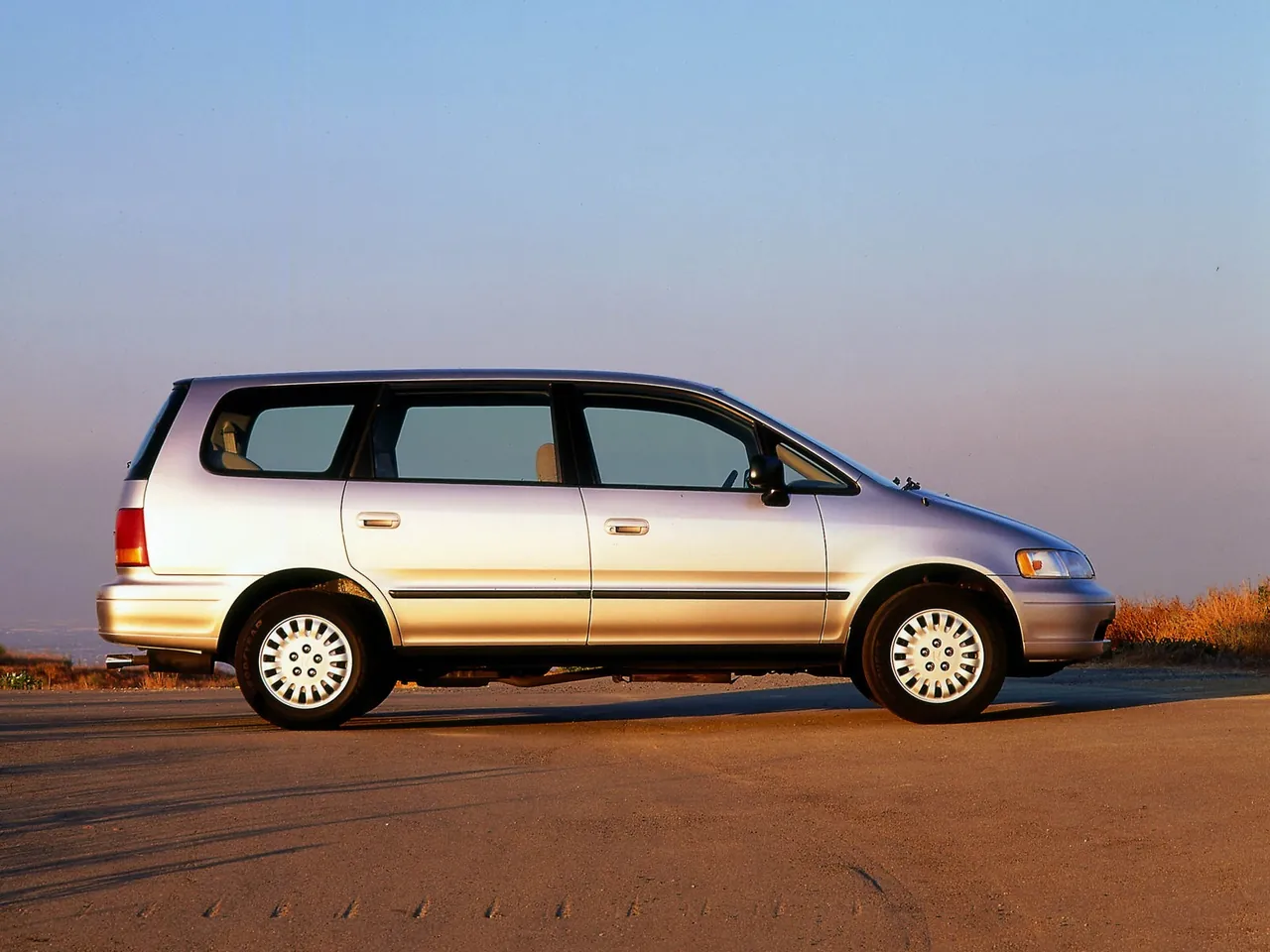 Honda Odyssey (1995) – boční profil