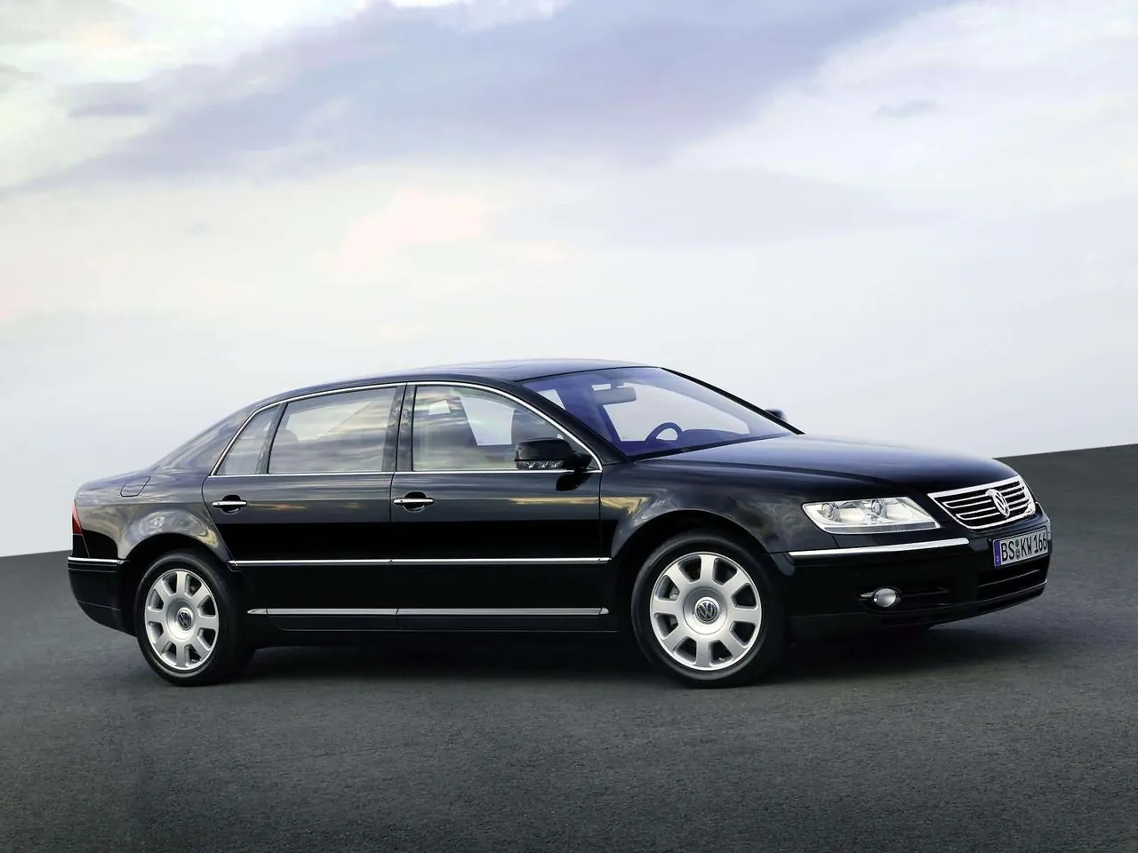 Volkswagen Phaeton with Long Wheelbase (2004)