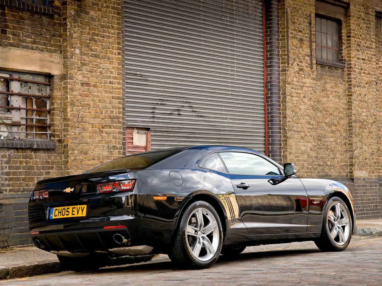 Chevrolet Camaro [EU] (2012) – zadní tříčtvrteční pohled