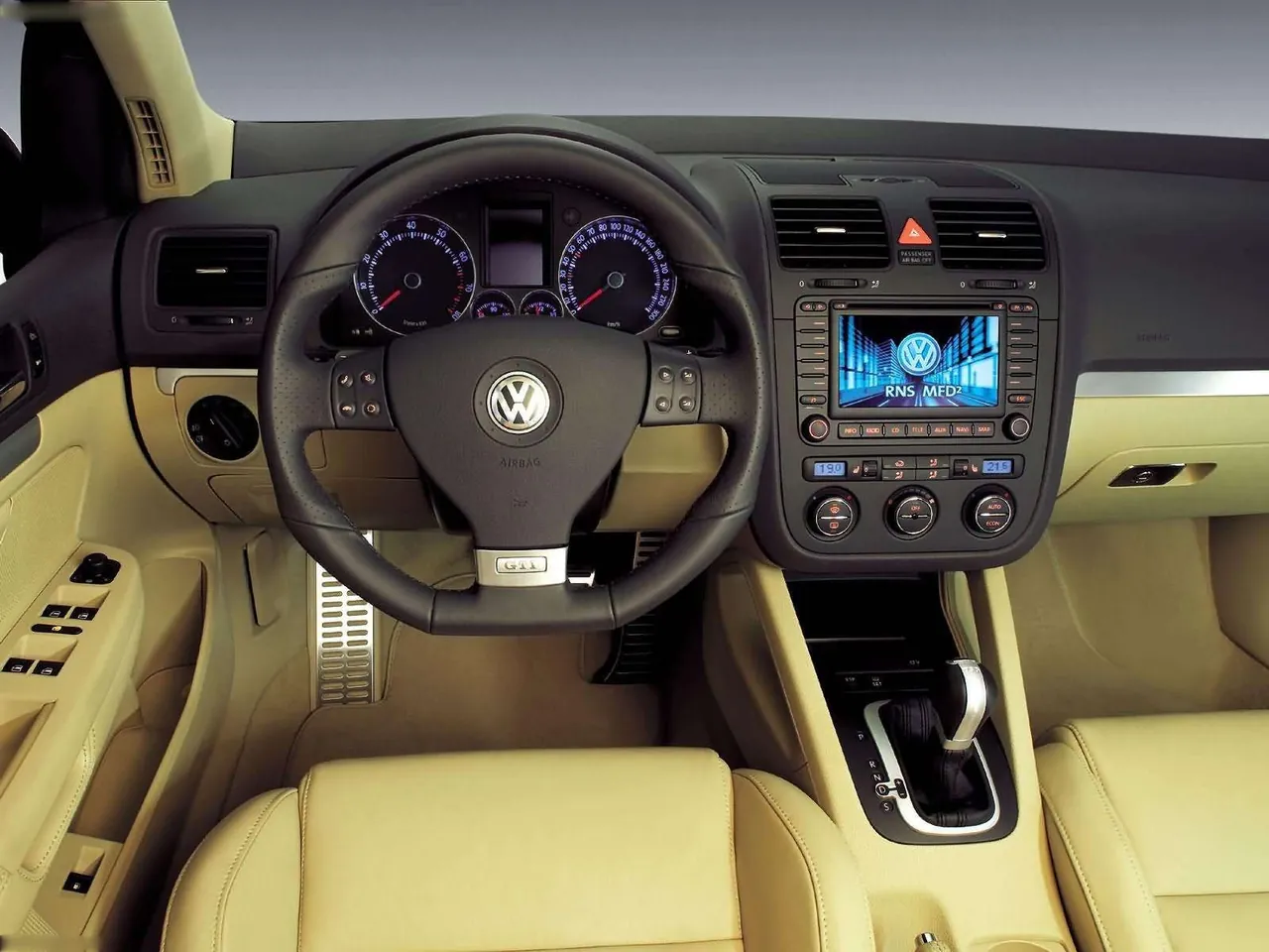 Volkswagen Golf GTI 5-door (2004) – interiér