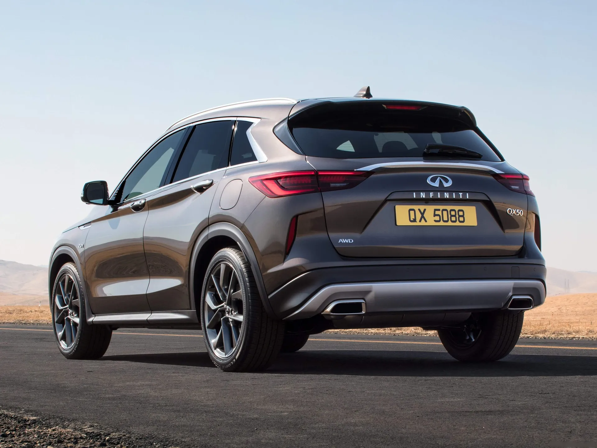 Infiniti QX50 (2019) – zadní tříčtvrteční pohled