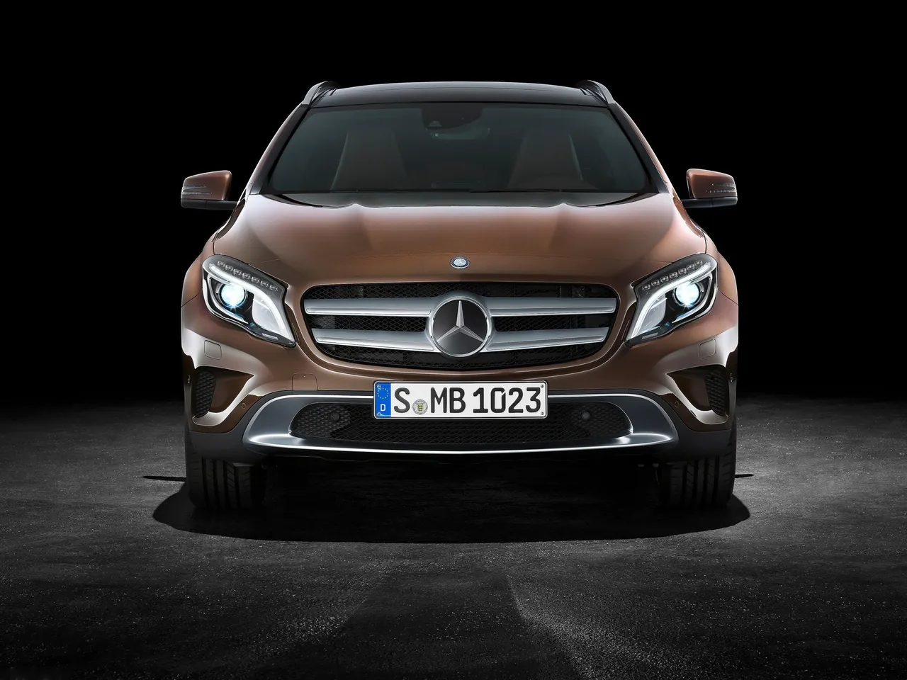 Mercedes-Benz GLA-Class (2015) - Front