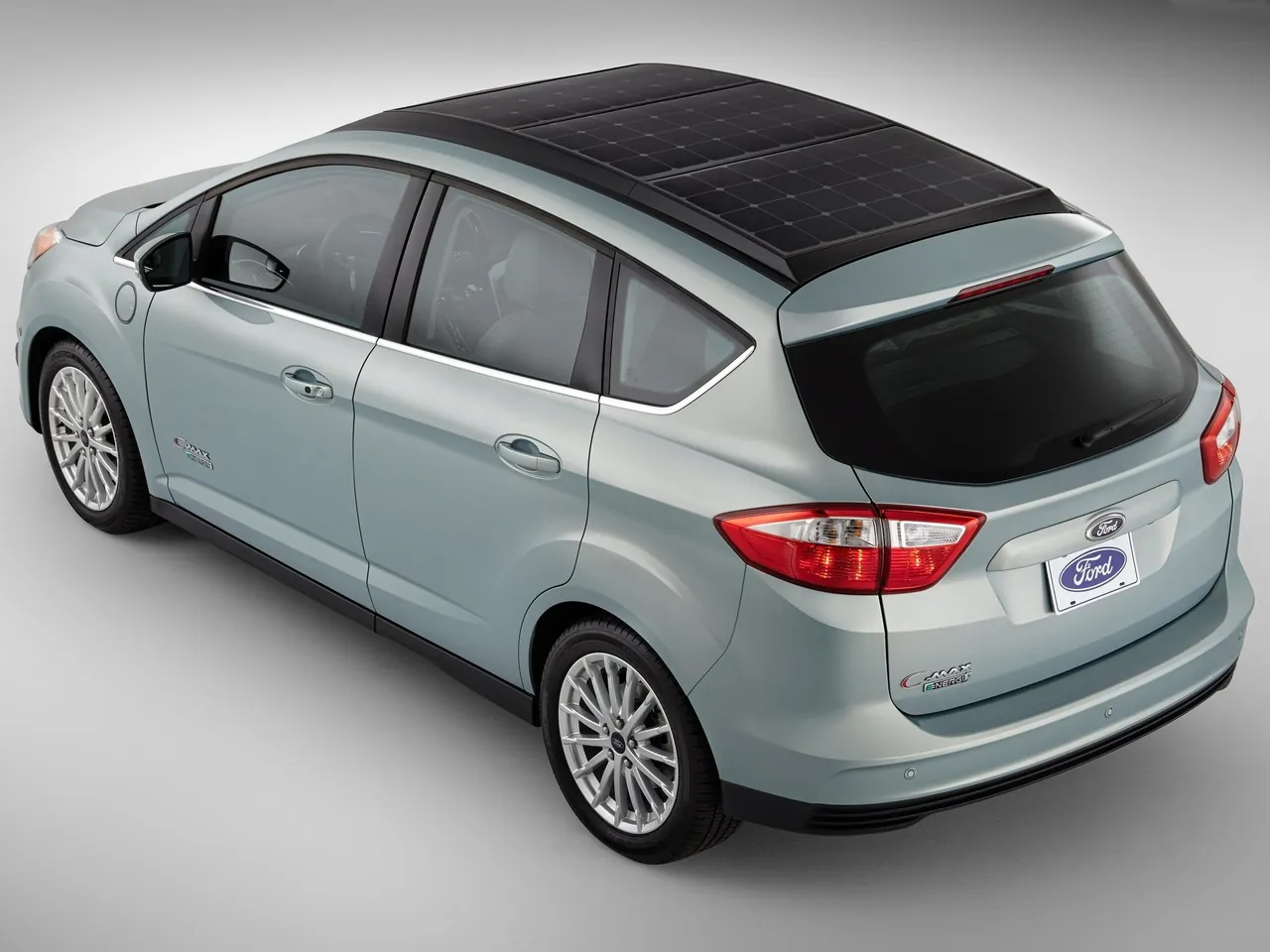 Ford C-MAX Solar Energi Concept (2014) – zadní tříčtvrteční pohled