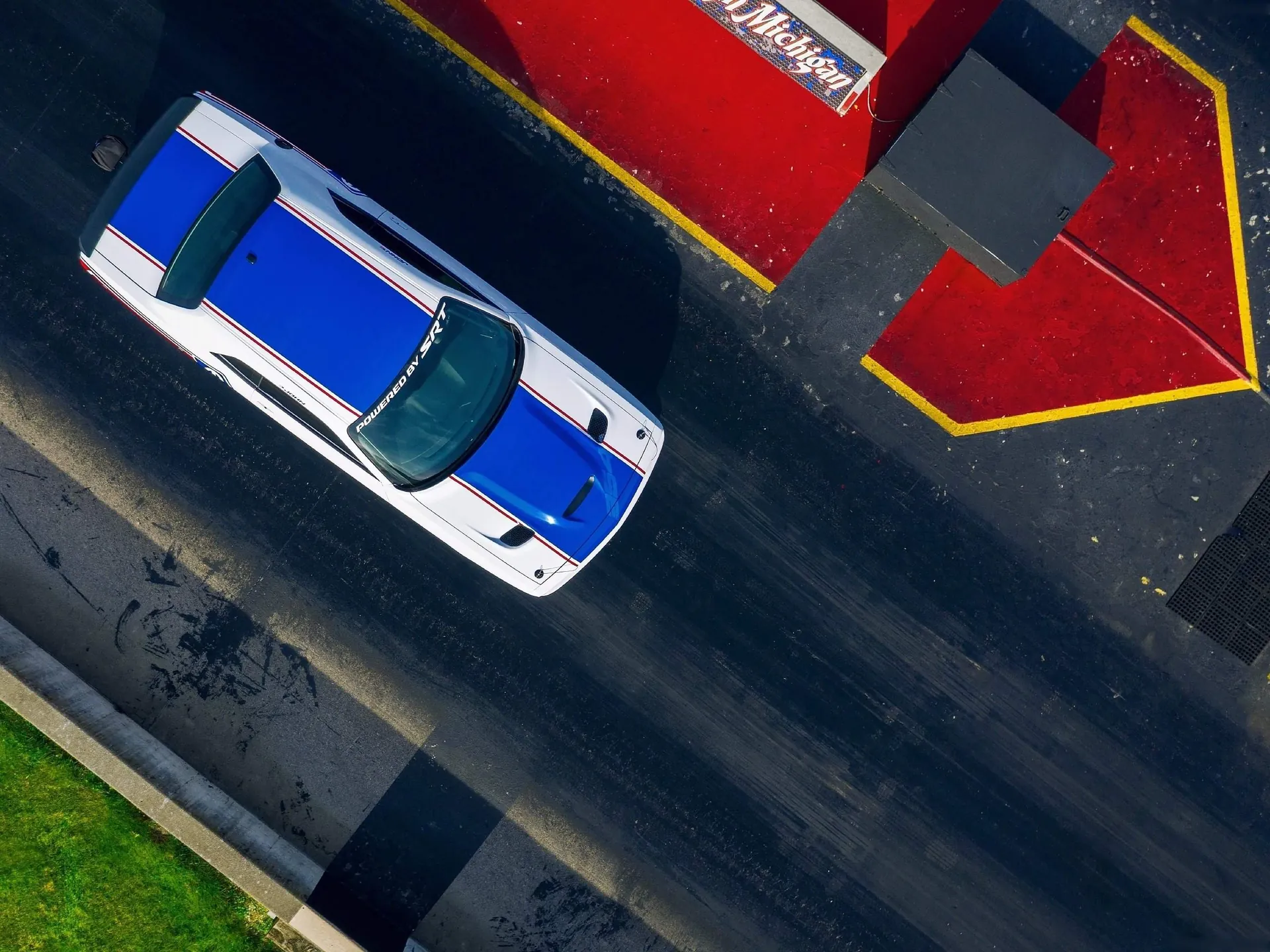 Dodge Challenger Mopar Drag Pak (2021) – pohled shora