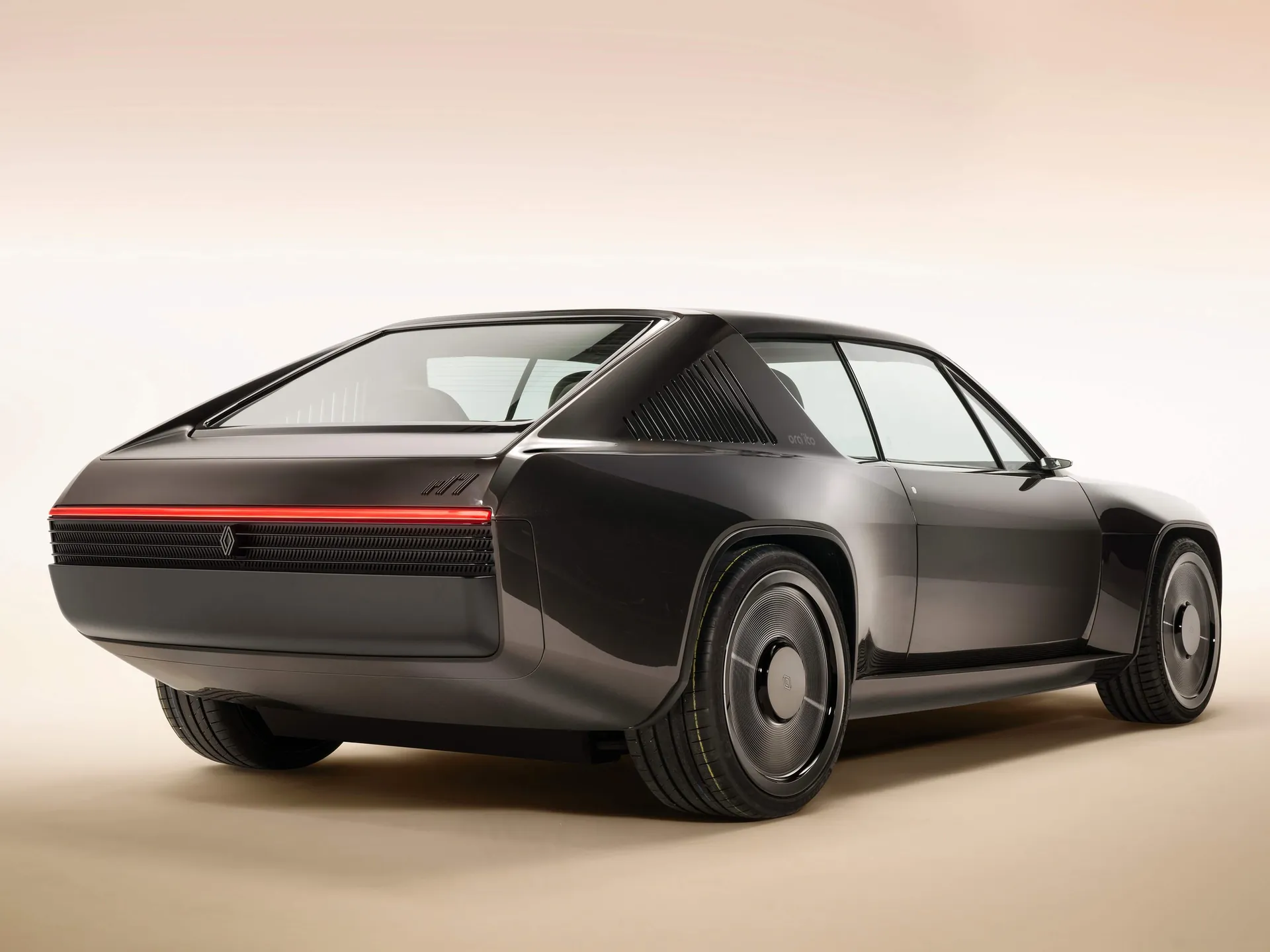 Renault R17 Electric Restomod Concept (2024) – zadní tříčtvrteční pohled