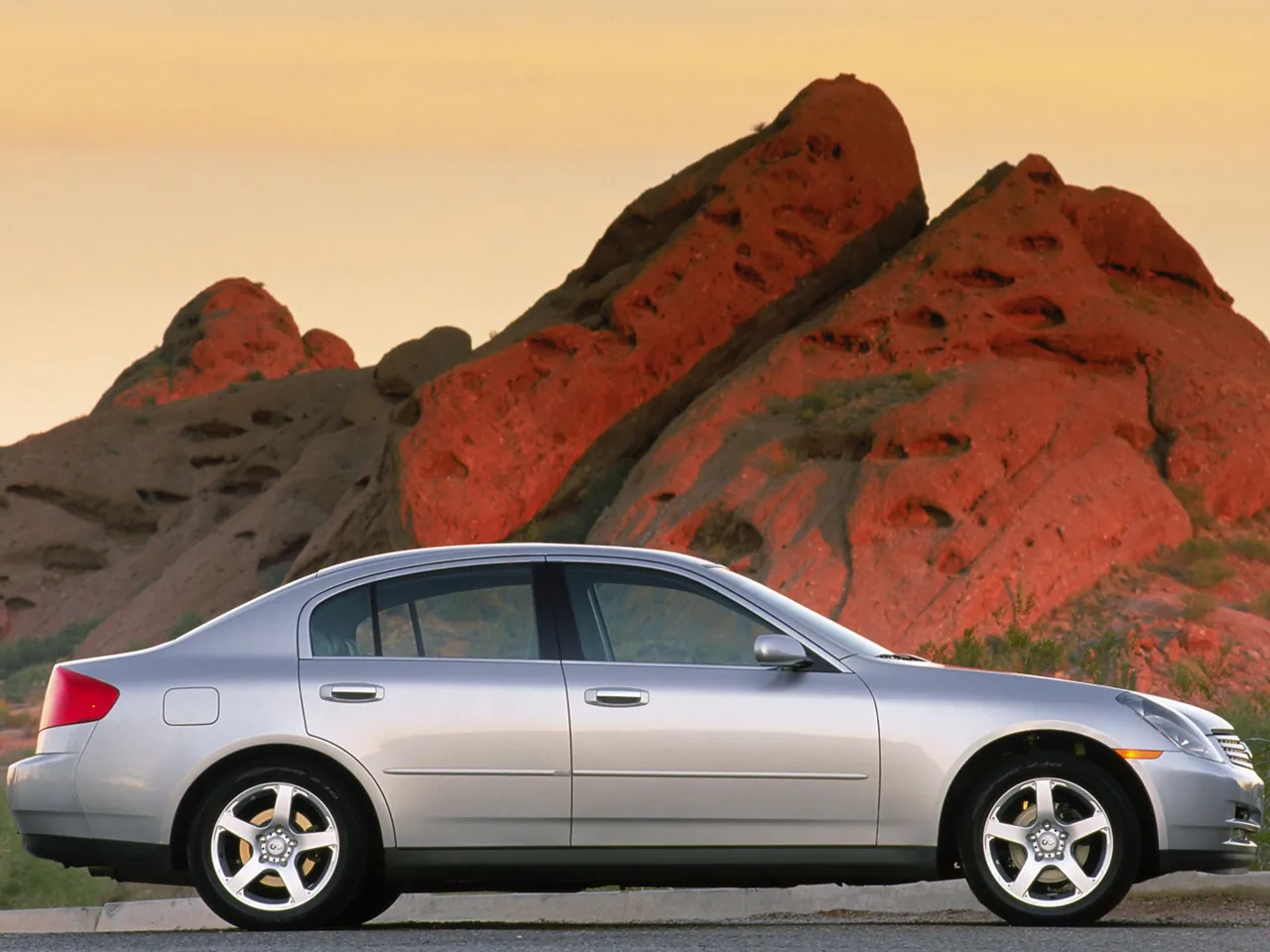 Infiniti G35 (2003) – boční profil