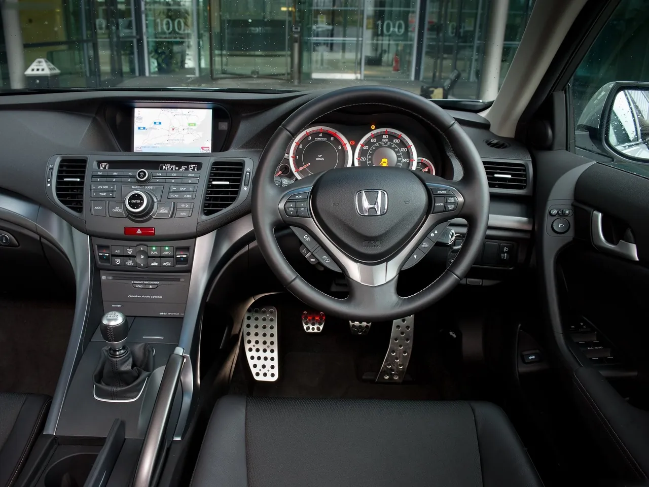 Honda Accord [EU] (2011) – interiér