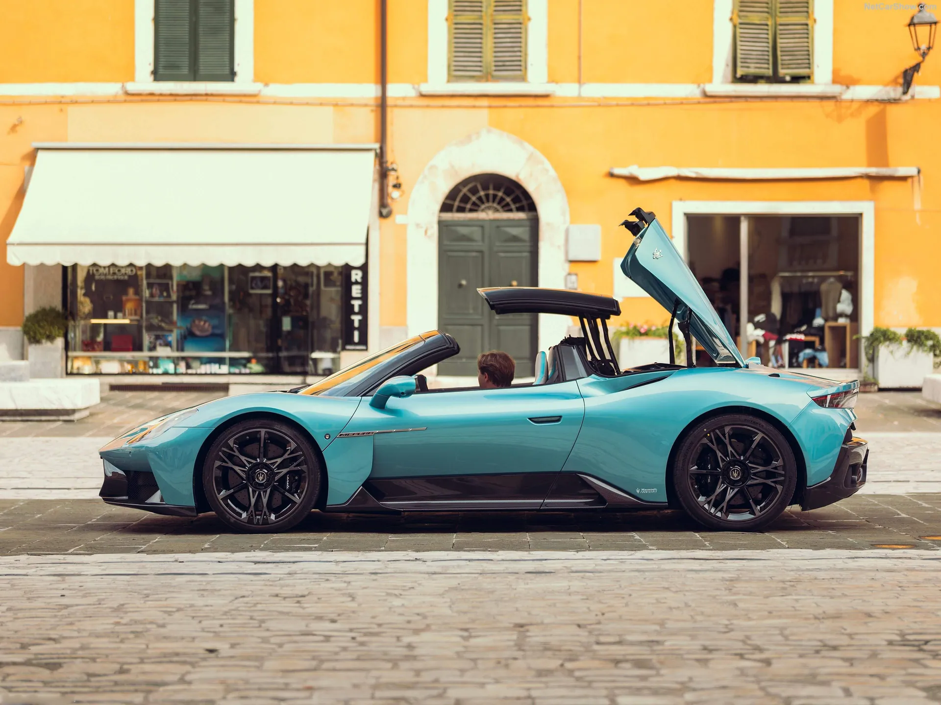 Maserati MCPura Cielo (2026) – boční profil