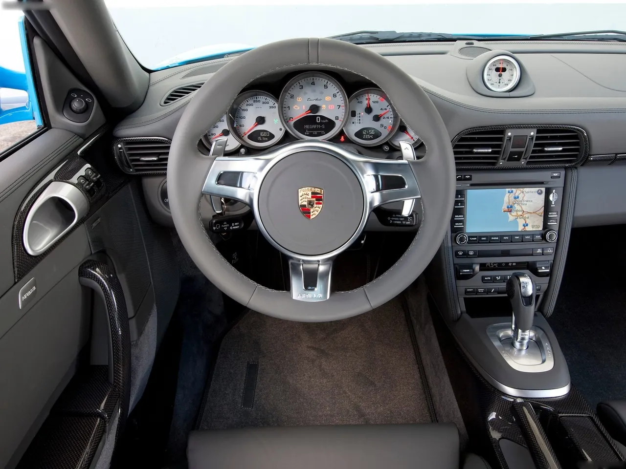 Porsche 911 Turbo Cabriolet (2010) - Interior