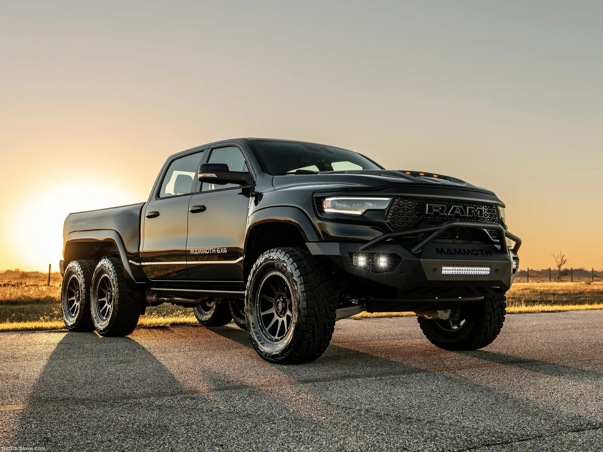 Hennessey Mammoth 1000 6x6 TRX (2022)