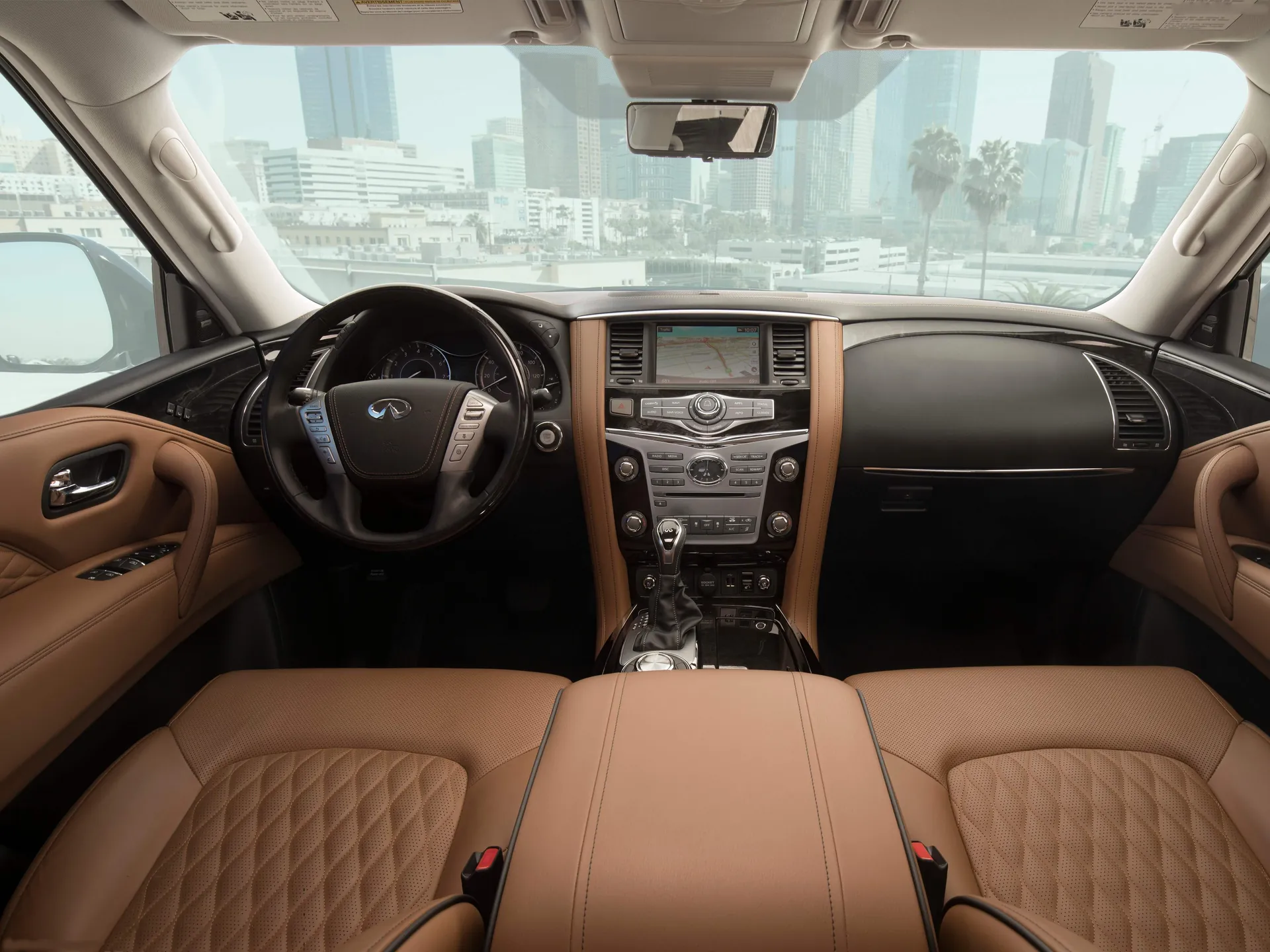 Infiniti QX80 (2018) – interiér