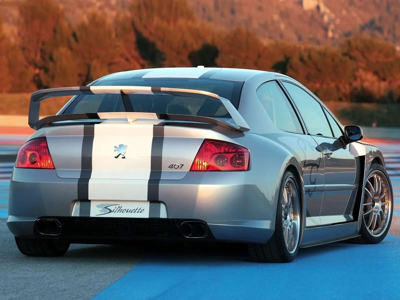 Peugeot 407 Silhouette Concept (2004) – zadní tříčtvrteční pohled