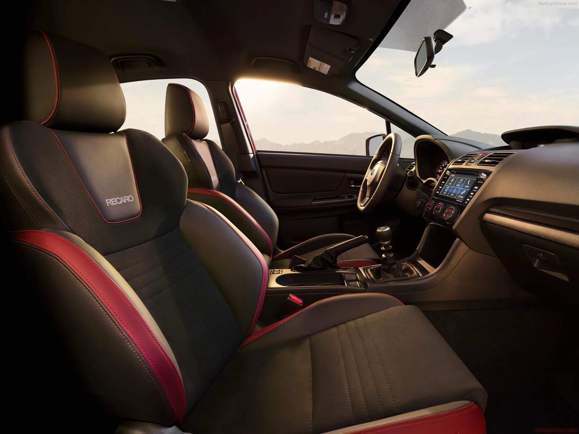 Subaru WRX (2018) – interiér