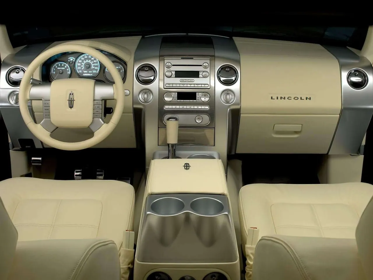 Lincoln Mark LT (2006) – interiér