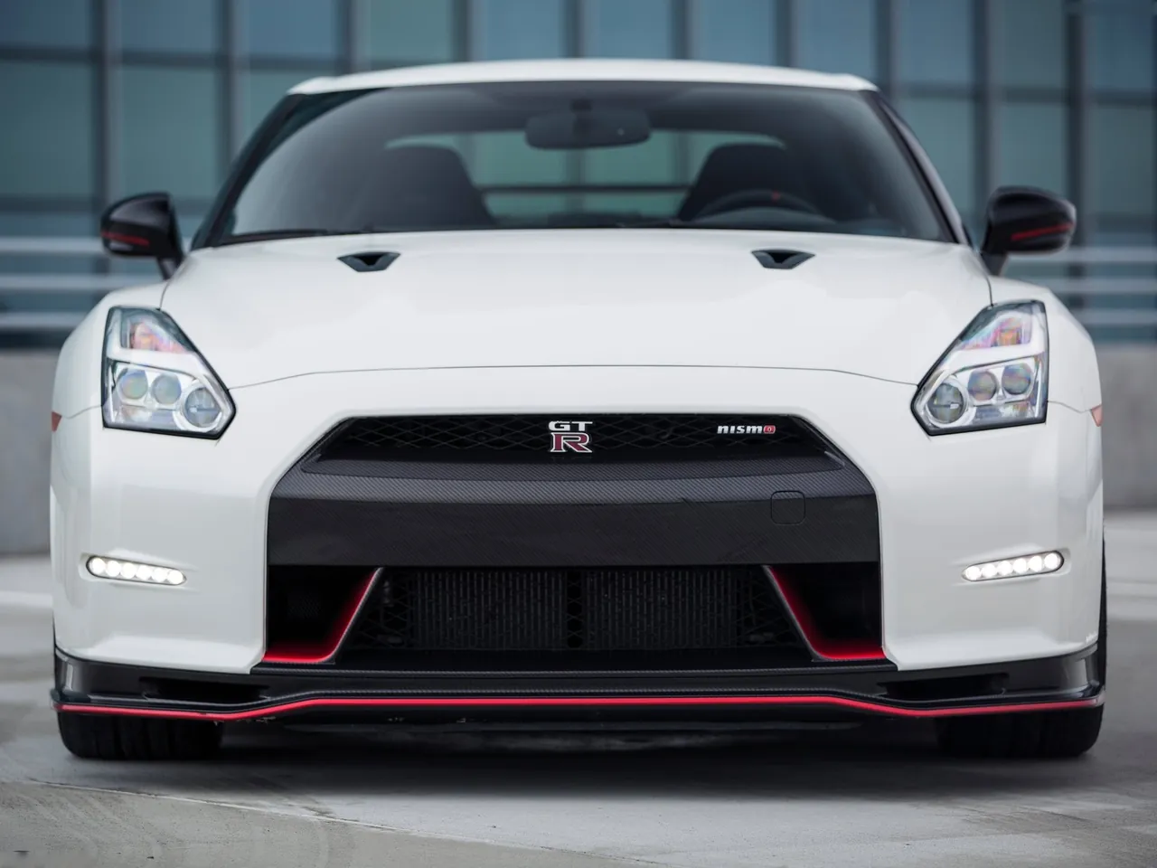Nissan GT-R Nismo (2015) - Front