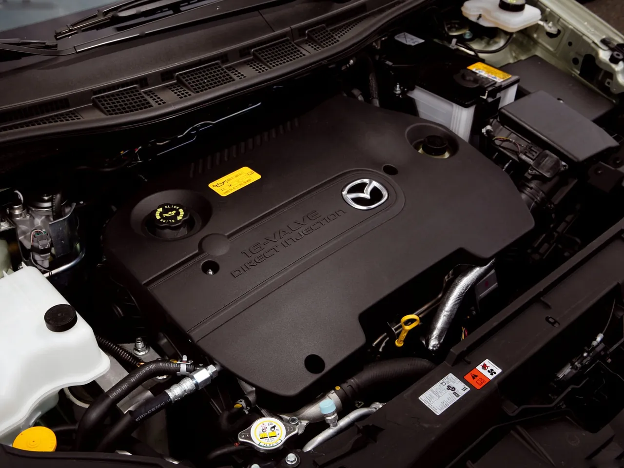 Mazda 5 (2008) – motorový prostor