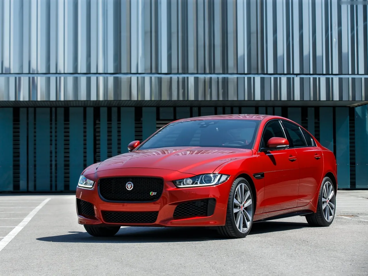 Jaguar XE S (2016)