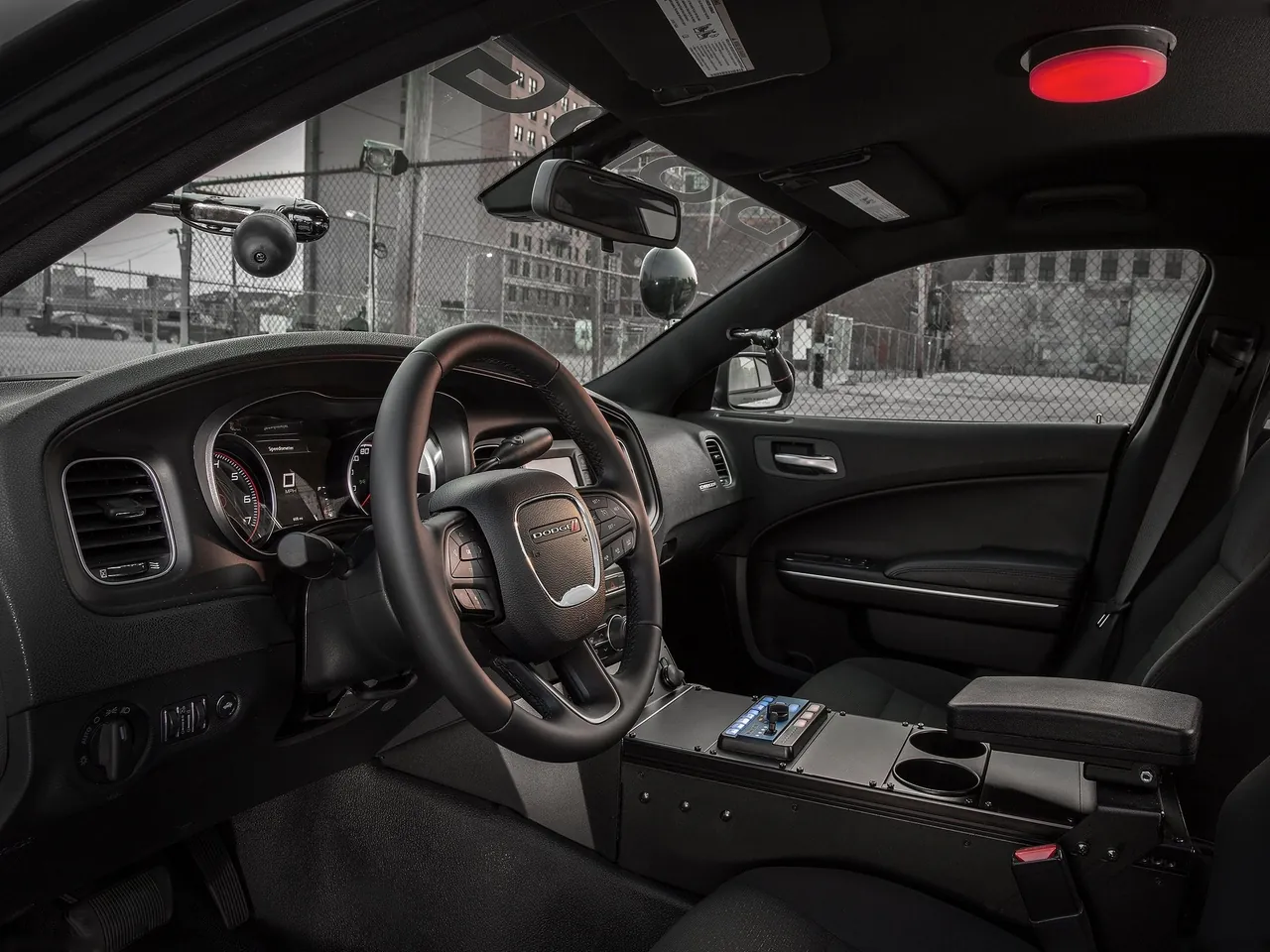 Dodge Charger Pursuit (2015) – interiér