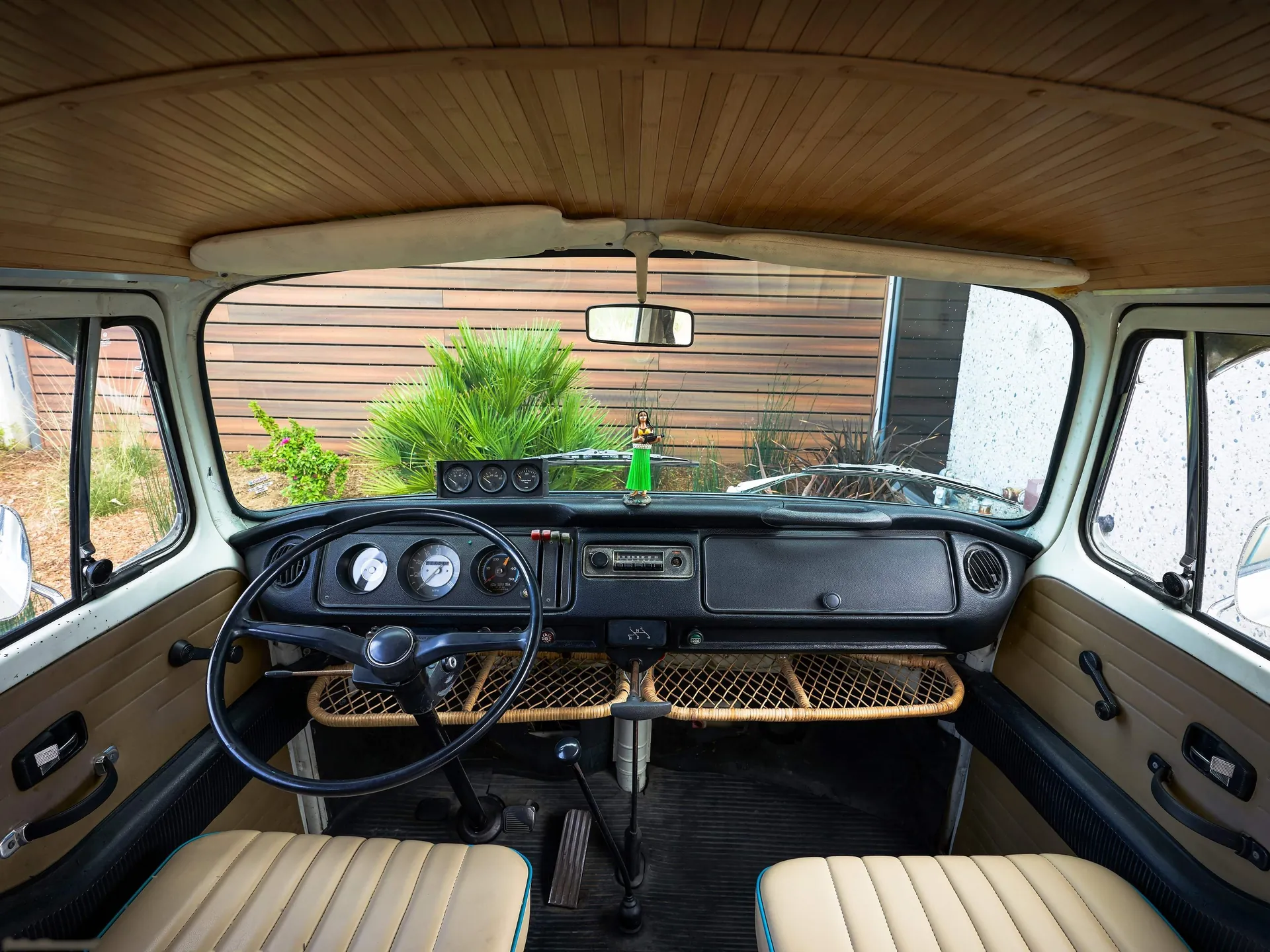 Volkswagen Type 2 Bus Electrified Concept (2019) - Interior