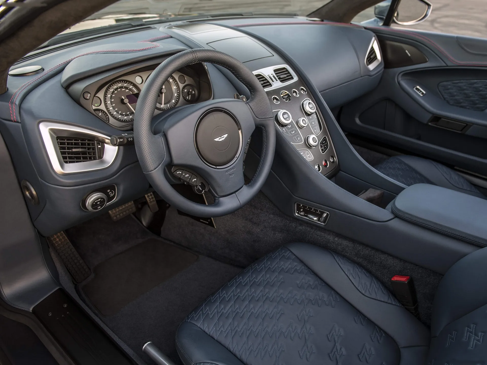 Aston Martin Vanquish Zagato Volante (2017) - Interior