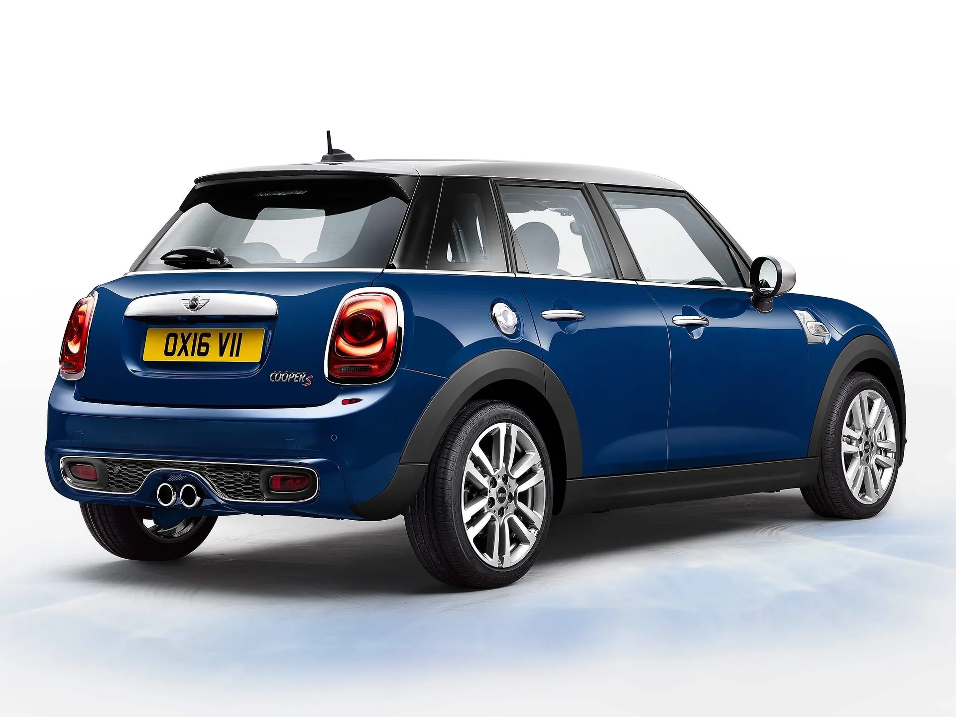 Mini Seven (2016) – zadní tříčtvrteční pohled