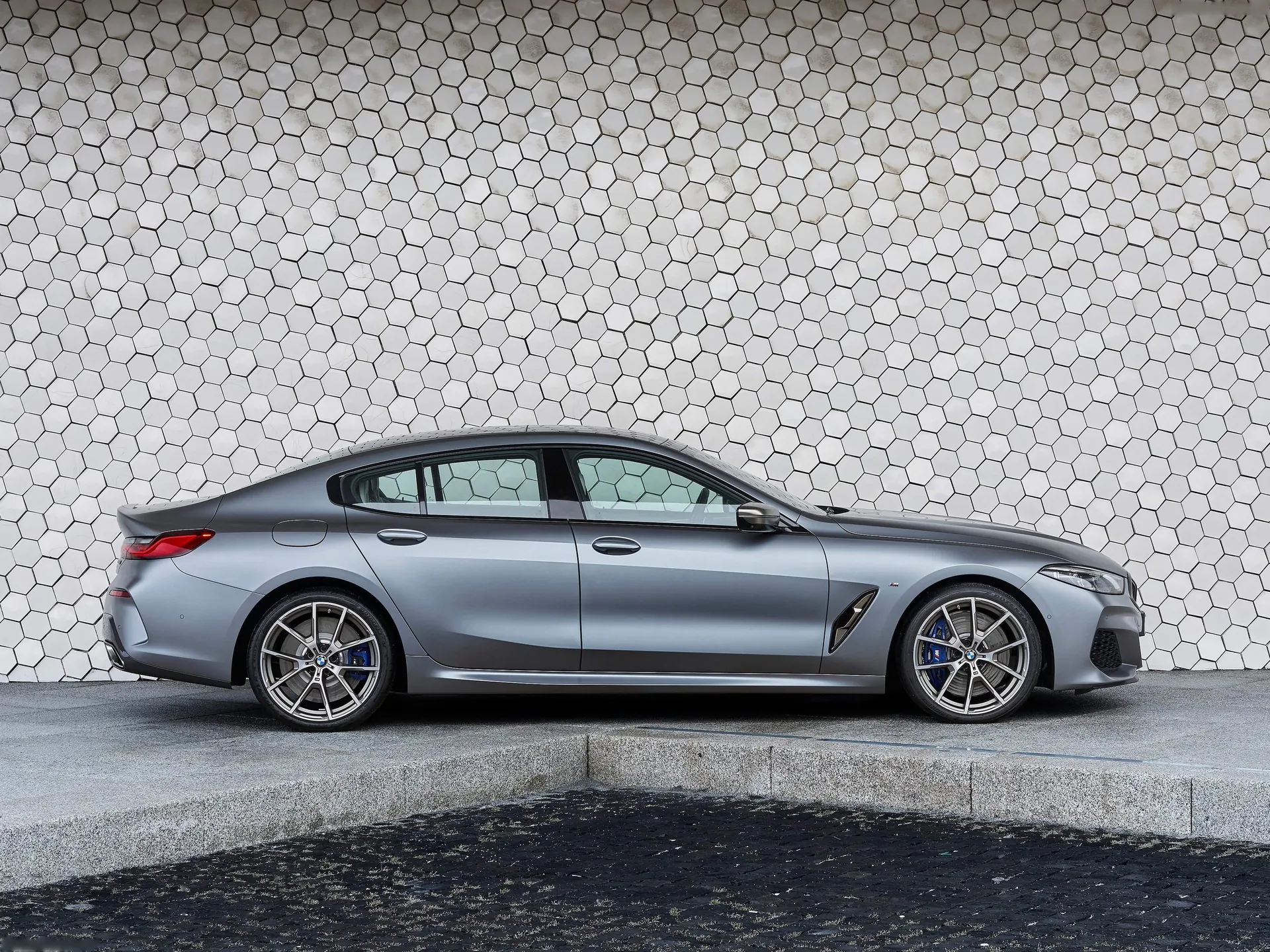 BMW 8-Series Gran Coupe (2020) – boční profil