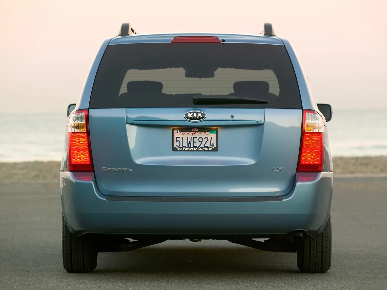 Kia Sedona (2006) – zezadu