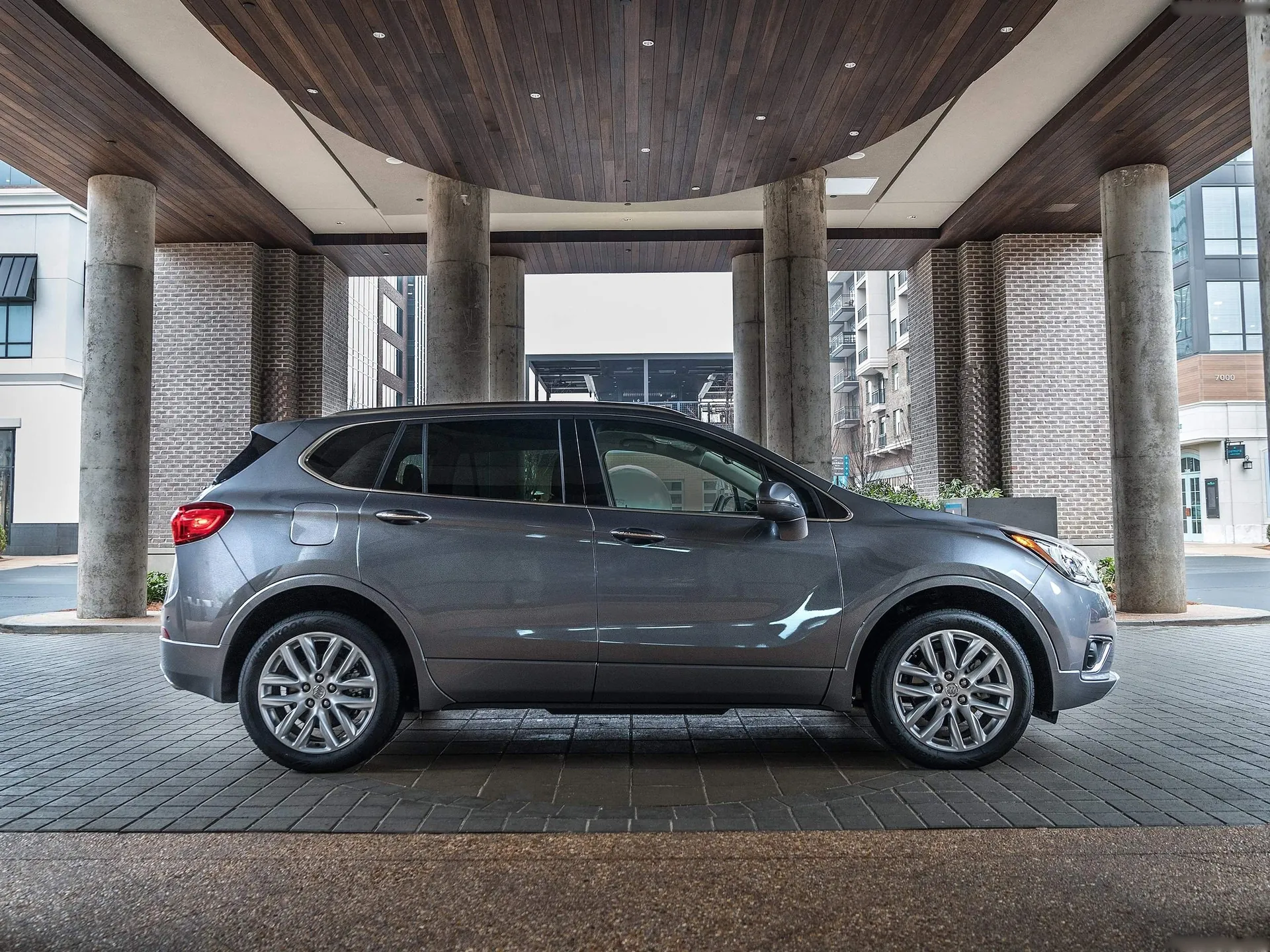 Buick Envision (2019) – boční profil