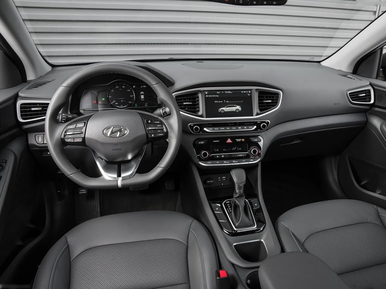 Hyundai Ioniq [US] (2017) – interiér