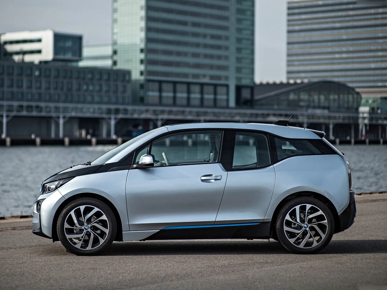 BMW i3 (2014) – boční profil