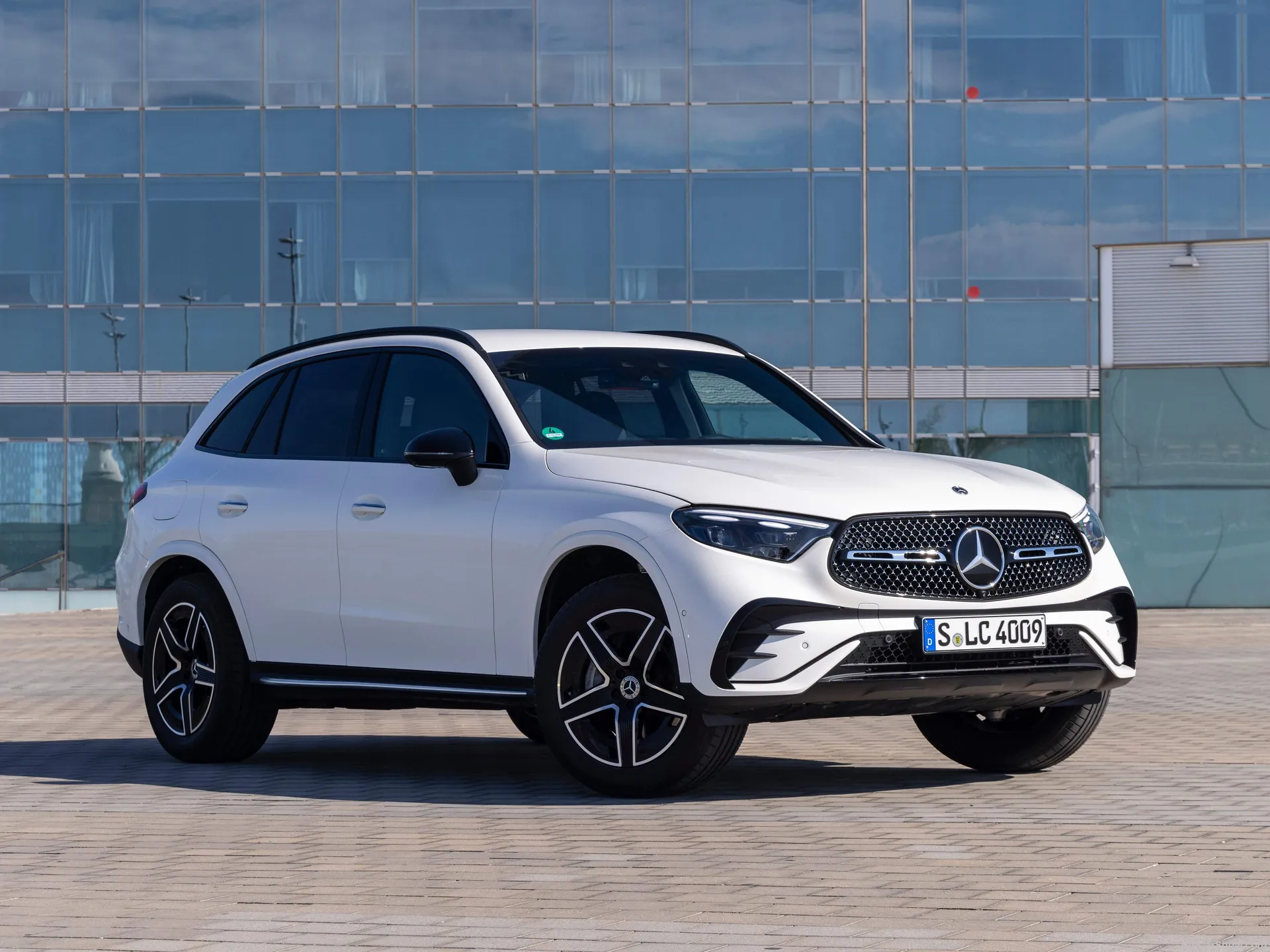 Mercedes-Benz GLC (2023)