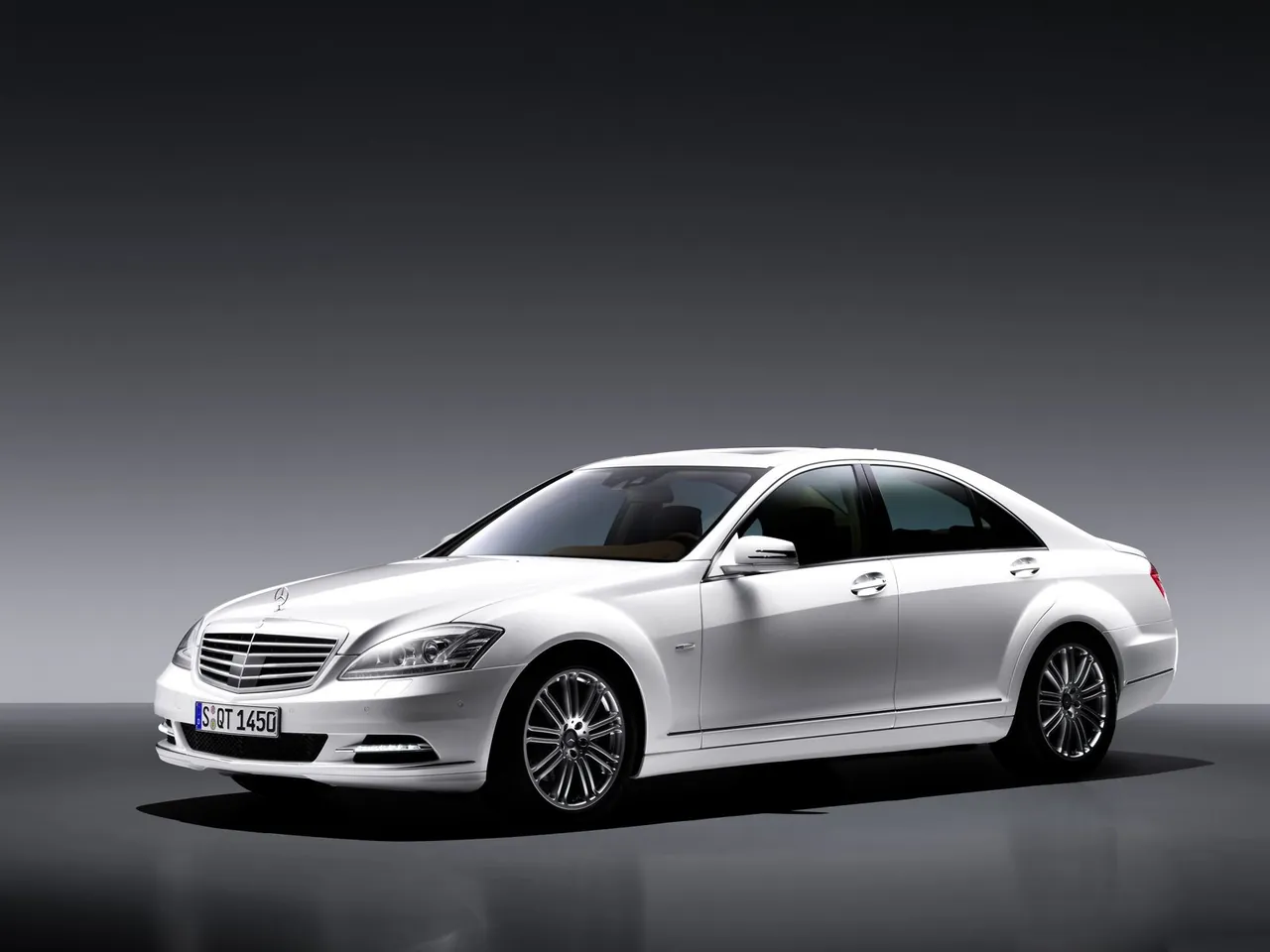 Mercedes-Benz S-Class (2010)