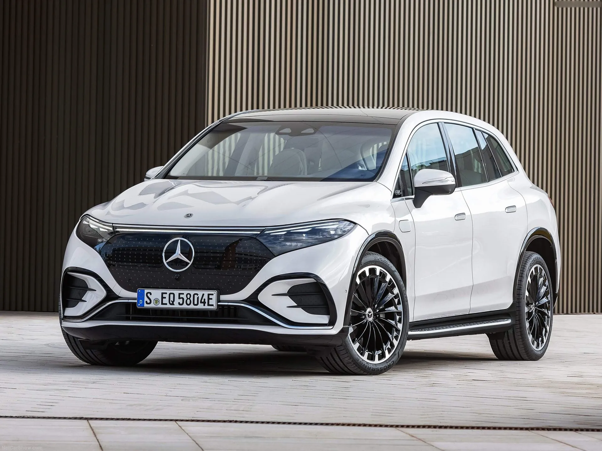 Mercedes-Benz EQS SUV (2023)