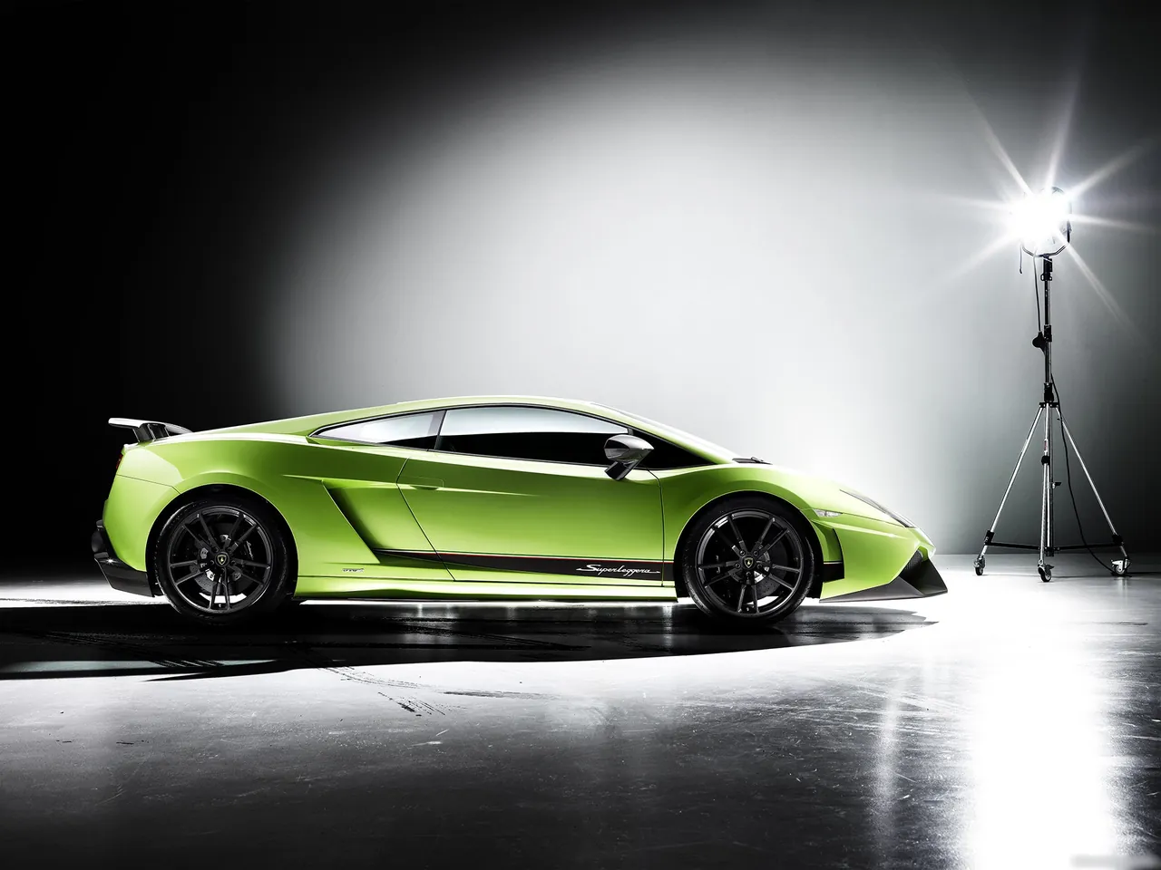 Lamborghini Gallardo LP570-4 Superleggera (2011) – boční profil