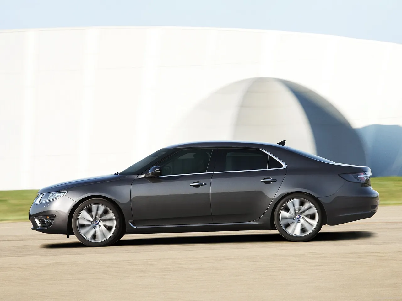 Saab 9-5 Sedan (2010) – boční profil