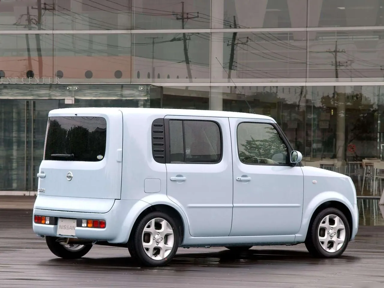Nissan Cube (2003) - Rear Three-Quarter