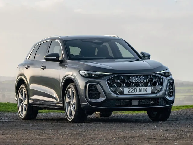 Audi Q5 e-hybrid [UK] (2026)