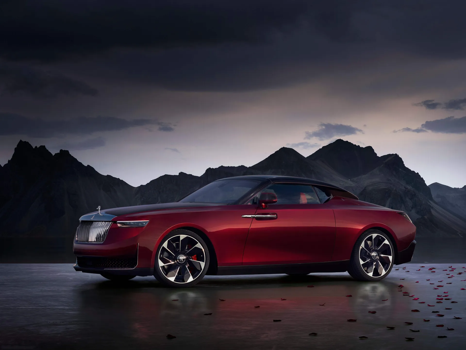 Rolls-Royce Droptail La Rose Noire (2024)