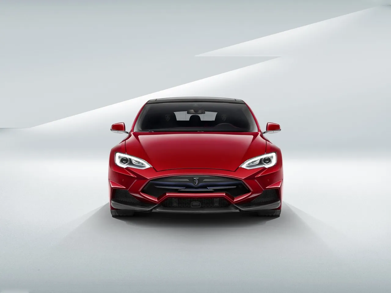 Larte Tesla Model S Elizabeta (2015) – zepředu