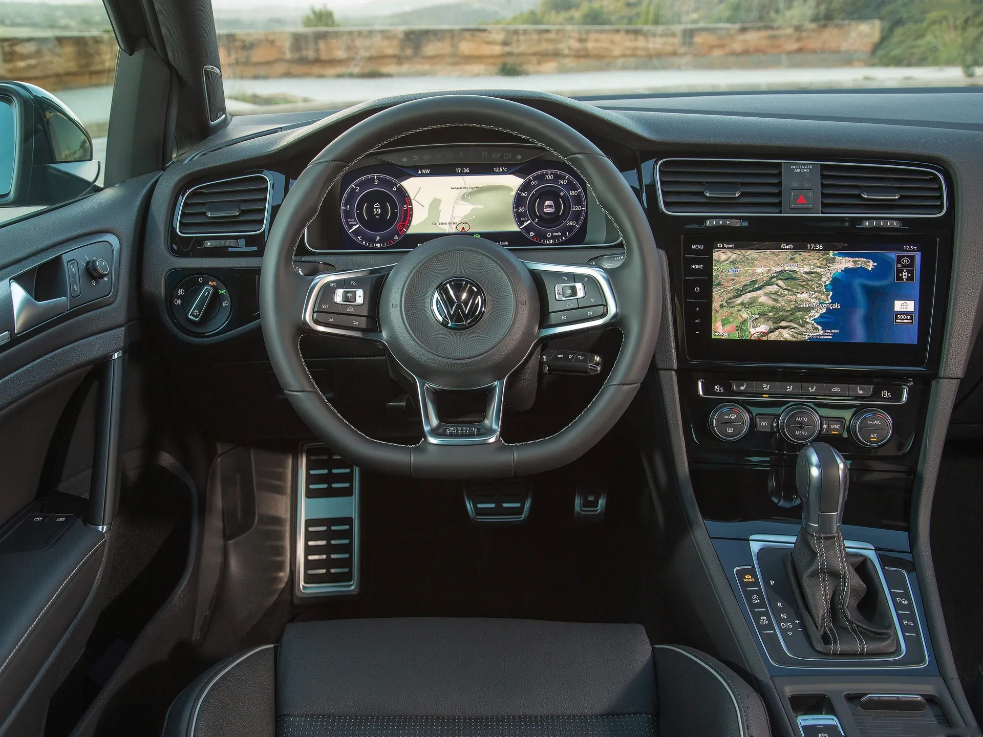 Volkswagen Golf GTD (2017) - Interior