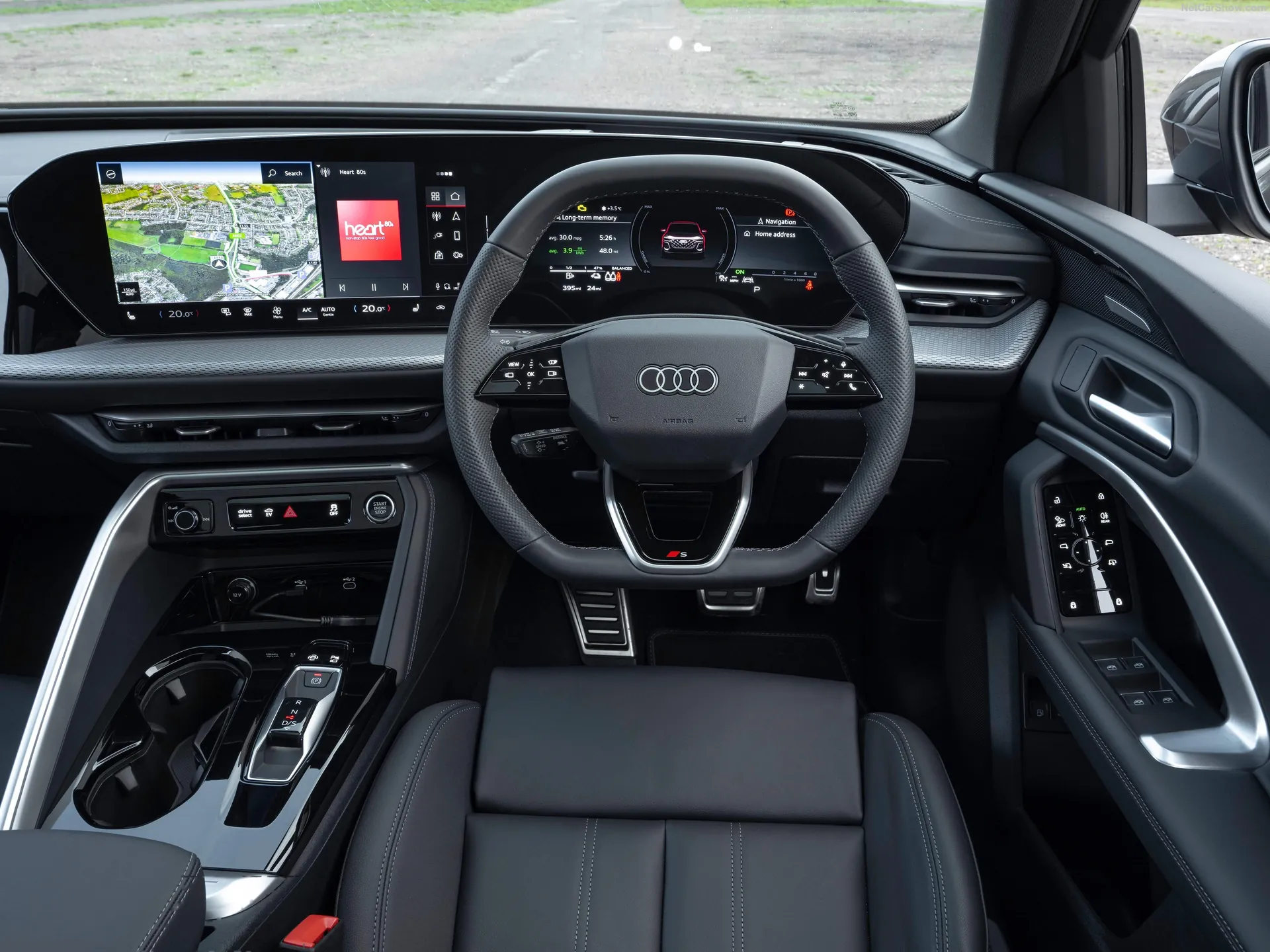 Audi Q5 e-hybrid [UK] (2026) – interiér